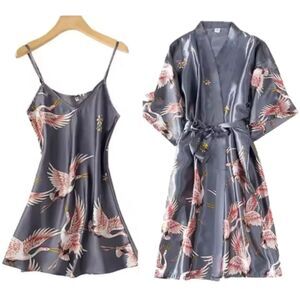 New Gray Elegant Essentials Négligée & Peignoir Set NWT in Small NWT